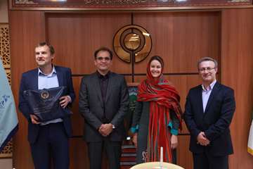 دیدار نمایندگان صلیب سرخ با رئیس دانشگاه